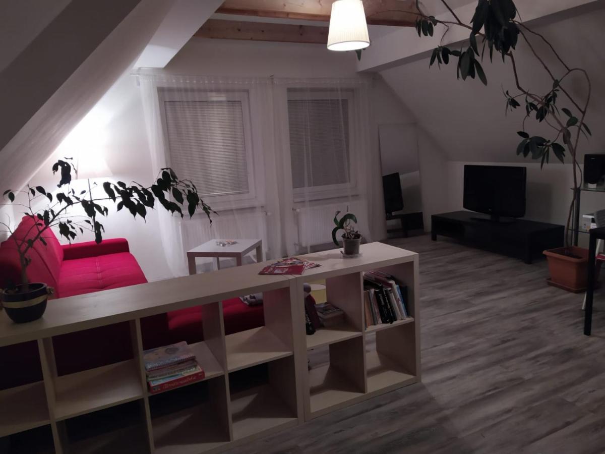 Luxury Accommodation Near Prague Airport Stredokluky Luaran gambar